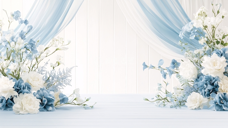 高清大图下载【趣麦麦图】蓝白色花簇在浅色背景前