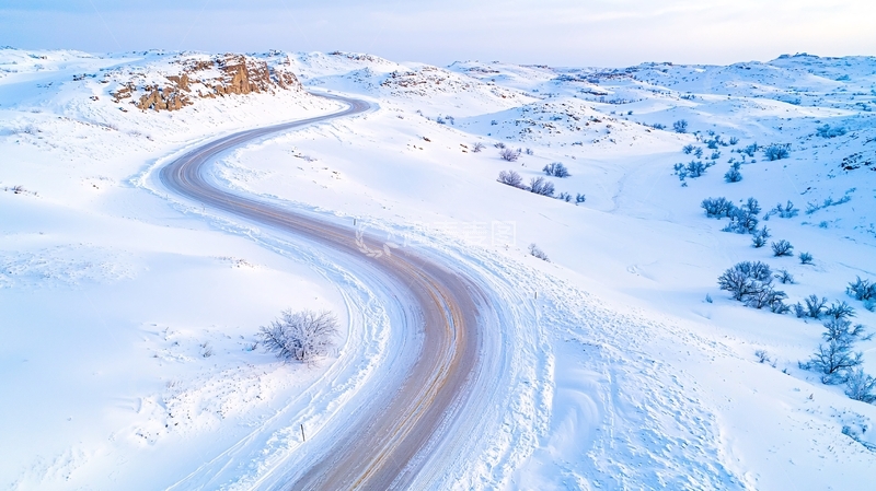 高清大图下载【趣麦麦图】雪地弯曲道路