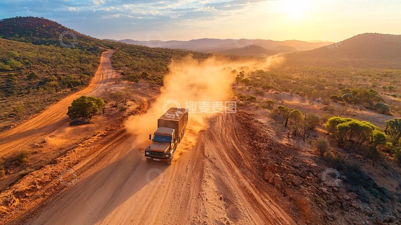 高清大图下载【趣麦麦图】尘土飞扬的卡车