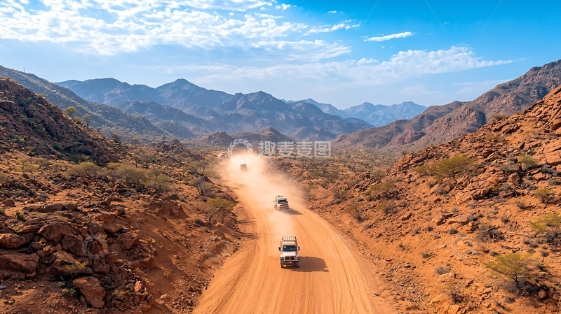 高清大图下载【趣麦麦图】越野车队在山间行驶
