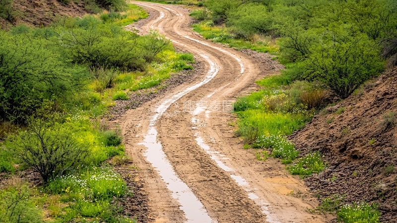 高清大图下载【趣麦麦图】蜿蜒泥土路高清图片