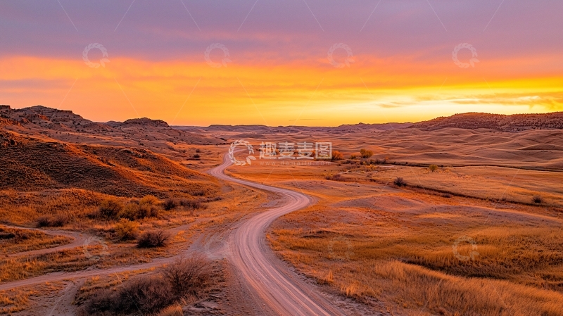 高清大图下载【趣麦麦图】蜿蜒的土路高清图片