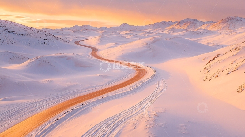 高清大图下载【趣麦麦图】雪山中的公路