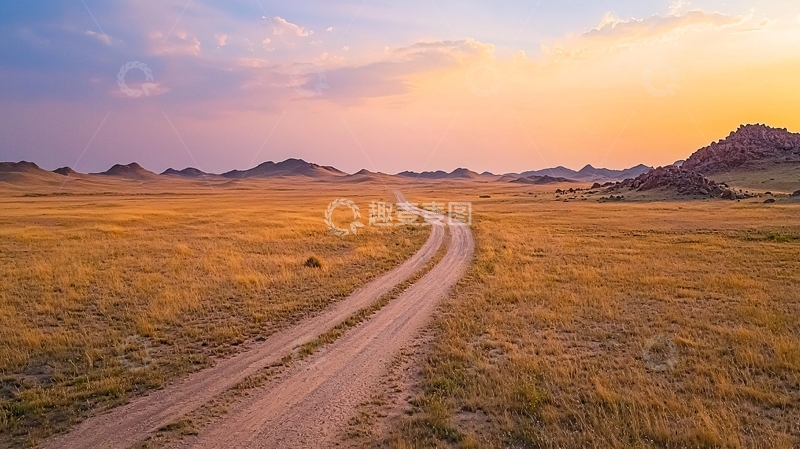 高清大图下载【趣麦麦图】草原夕阳下的蜿蜒小路