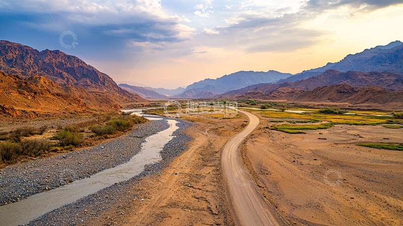 高清大图下载【趣麦麦图】壮丽山河间的蜿蜒河流