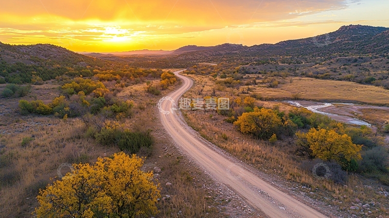 高清大图下载【趣麦麦图】夕阳下蜿蜒的道路