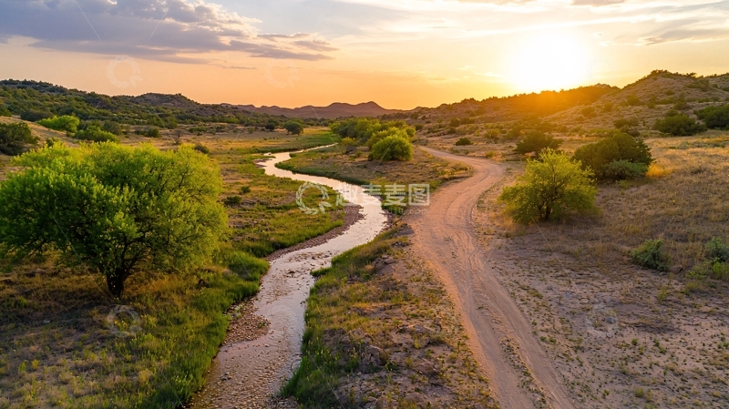 高清大图下载【趣麦麦图】蜿蜒河流夕阳美景
