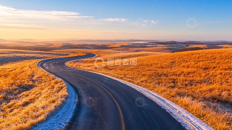 高清大图下载【趣麦麦图】弯曲的道路延伸向远方