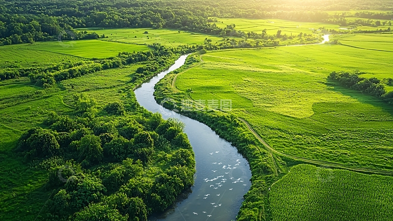 高清大图下载【趣麦麦图】绿地蜿蜒的河流
