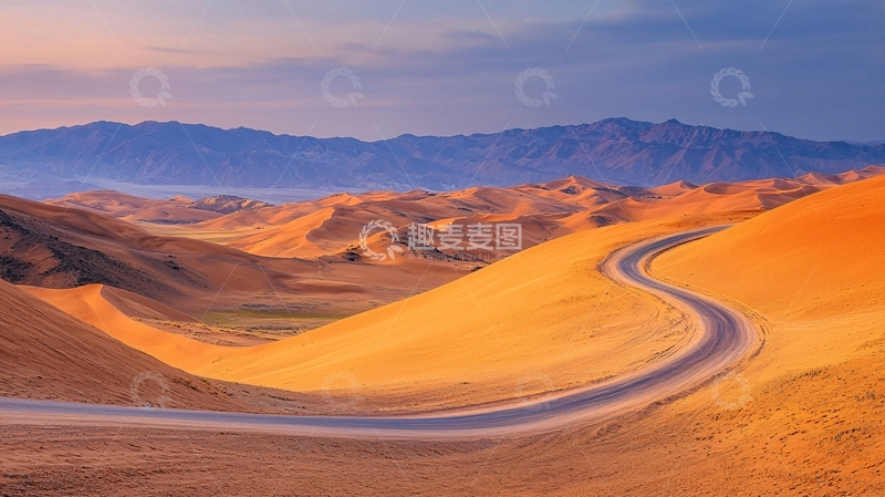 高清大图下载【趣麦麦图】蜿蜒的道路在金色山丘中