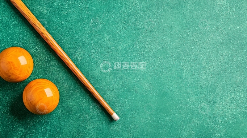 高清大图下载【趣麦麦图】台球杆和台球在绿色桌面上