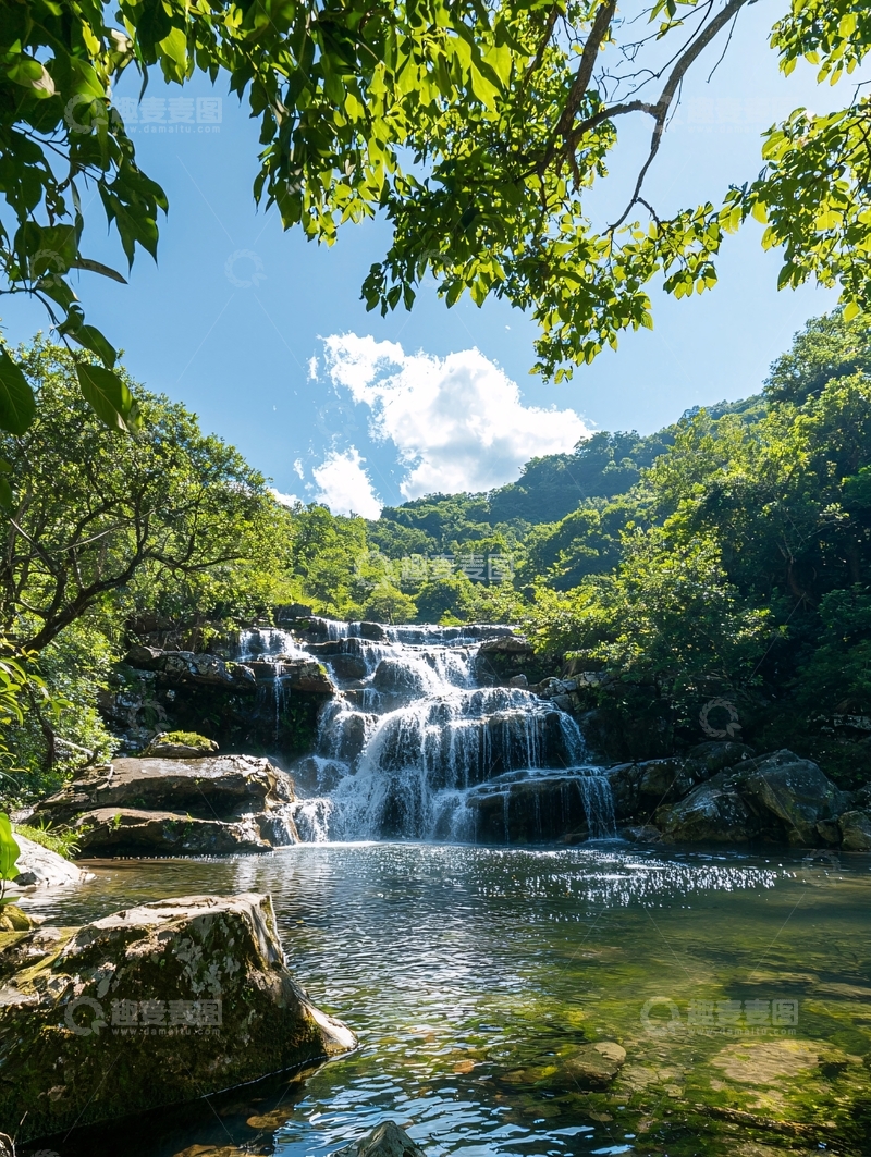 高清大图下载【趣麦麦图】层叠瀑布青山绿水蓝天白云