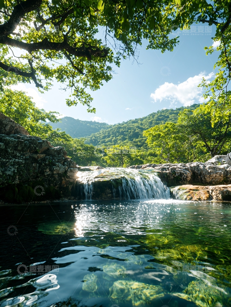 高清大图下载【趣麦麦图】山间瀑布绿树成荫