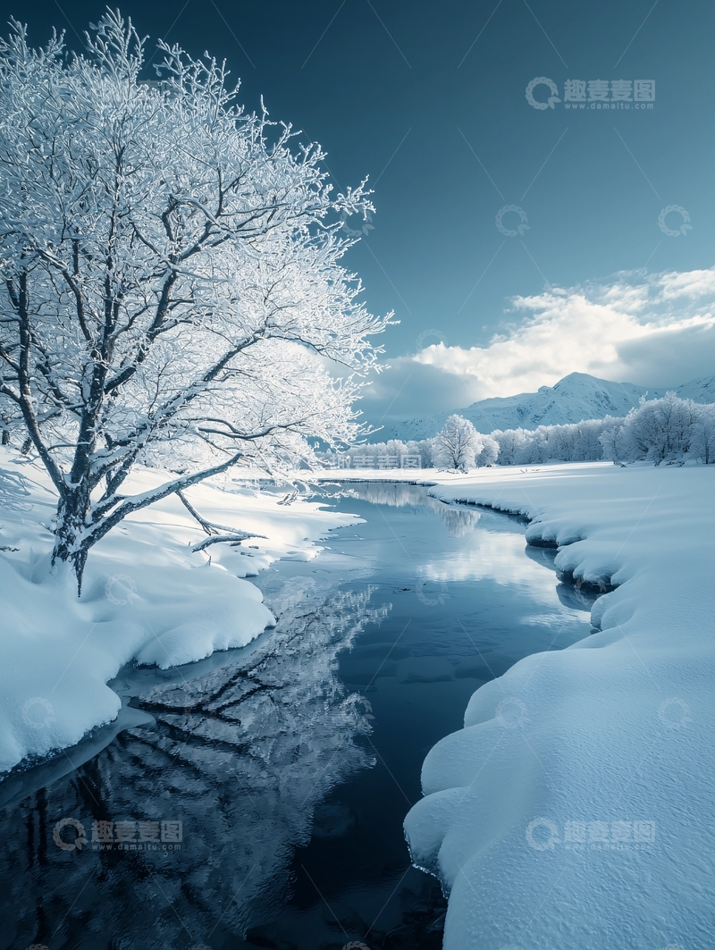 高清大图下载【趣麦麦图】冰雪覆盖的河流与树木