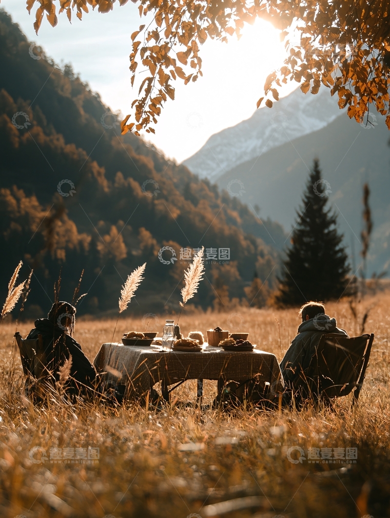 高清大图下载【趣麦麦图】秋日山野用餐场景