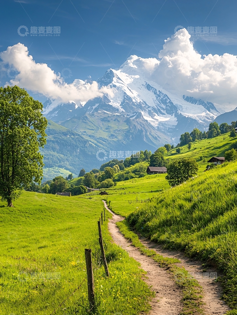 高清大图下载【趣麦麦图】绿色山坡上的小路