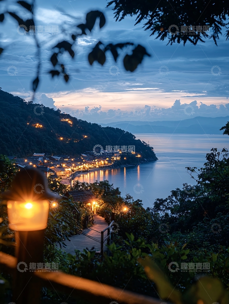 高清大图下载【趣麦麦图】海边小镇夜景