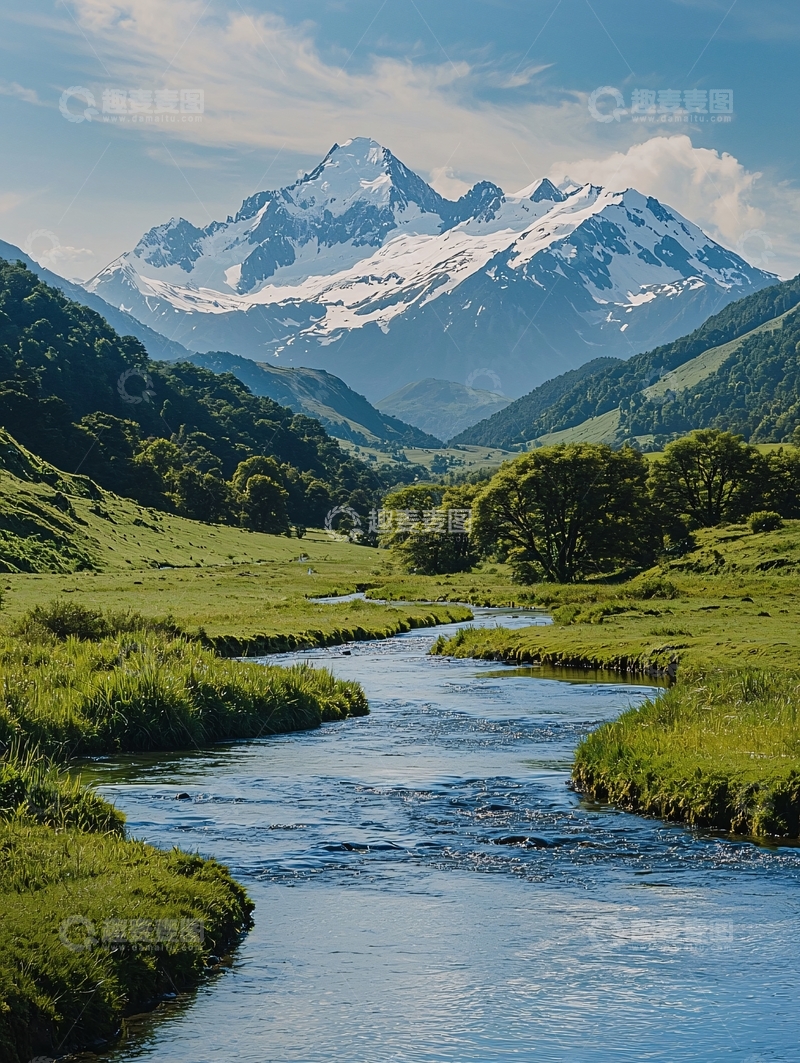 高清大图下载【趣麦麦图】壮丽雪山下的河流绿地