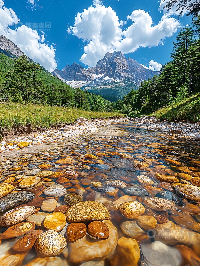 高清大图下载【趣麦麦图】清澈河流环绕山峦
