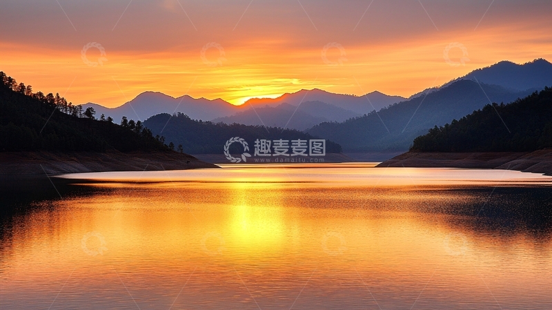 高清大图下载【趣麦麦图】日落湖畔宁静山水