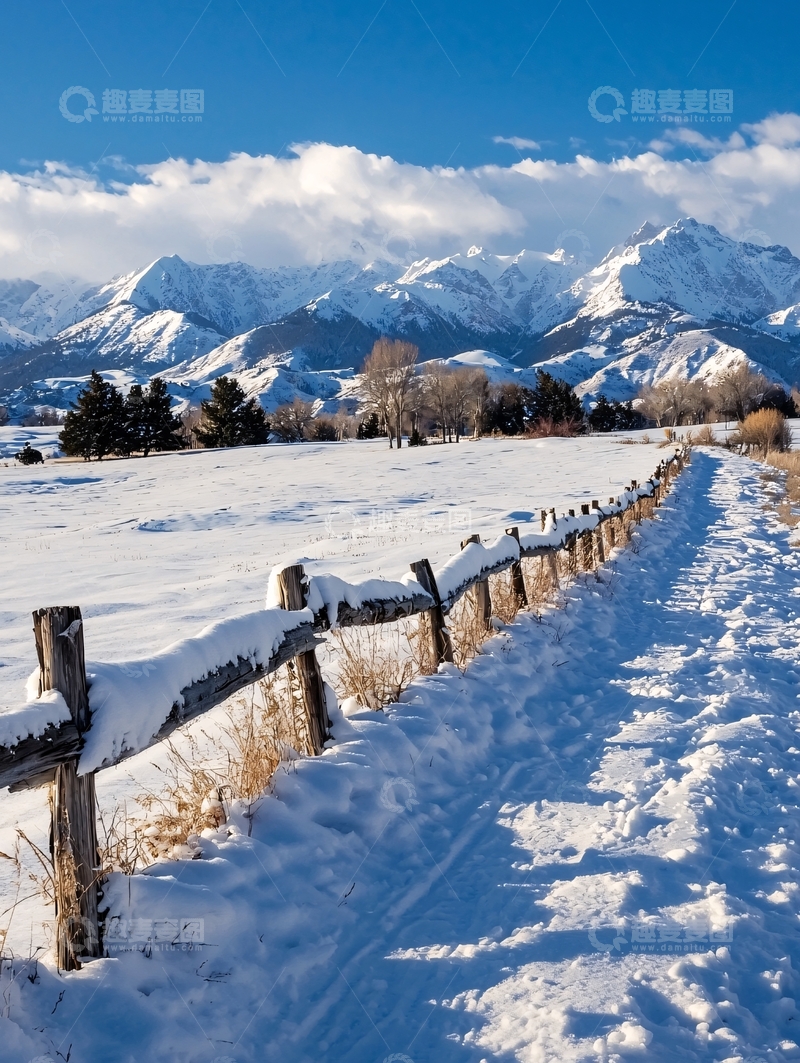高清大图下载【趣麦麦图】雪地中的山脉风景