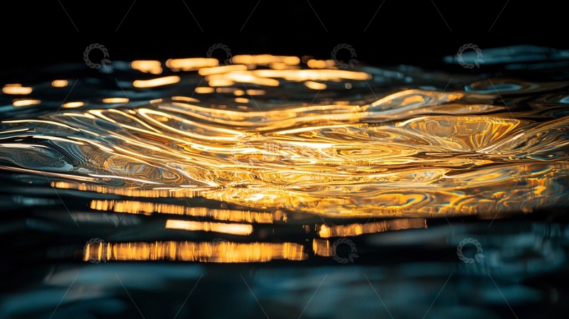 高清大图下载【趣麦麦图】金色波光粼粼的水面