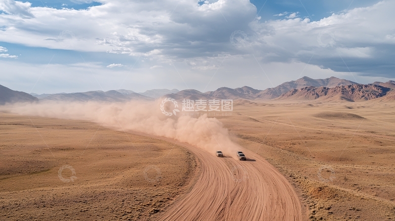 高清大图下载【趣麦麦图】越野车在沙漠中行驶