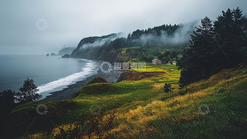 高清大图下载【趣麦麦图】海岸线绿色山丘雾气缭绕