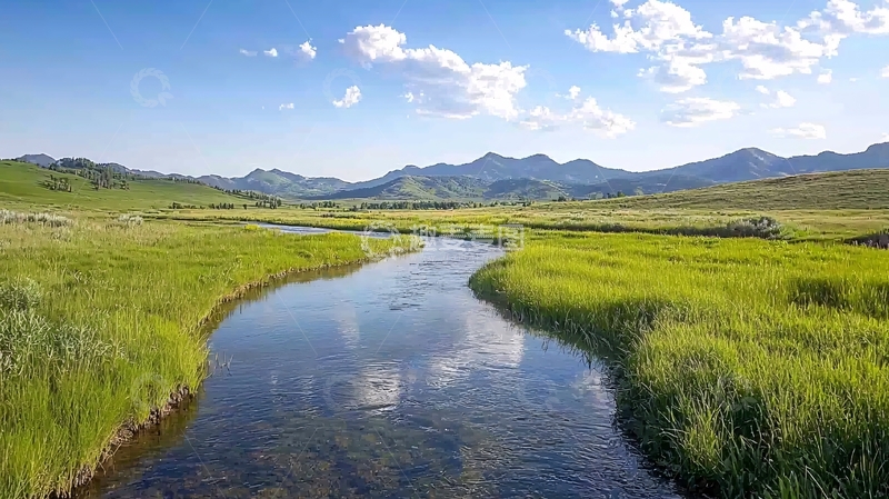 高清大图下载【趣麦麦图】河流穿过绿色草地