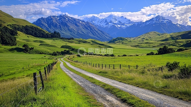 高清大图下载【趣麦麦图】绿色山谷中的乡村小路
