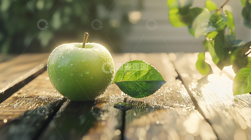 高清大图下载【趣麦麦图】阳光下的青苹果与绿叶