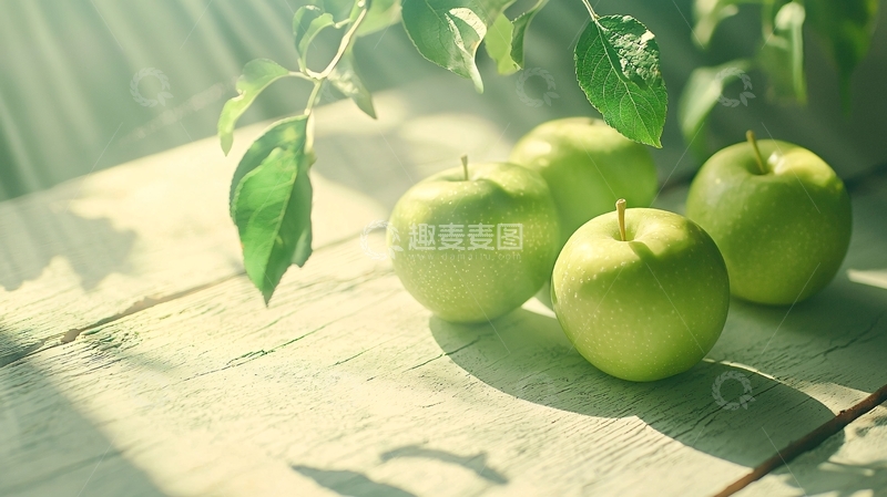 高清大图下载【趣麦麦图】阳光下的青苹果与绿叶