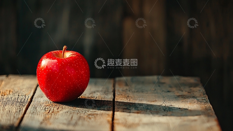 高清大图下载【趣麦麦图】红苹果静置于木桌