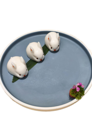 小兔子甜品糕点美食摆盘