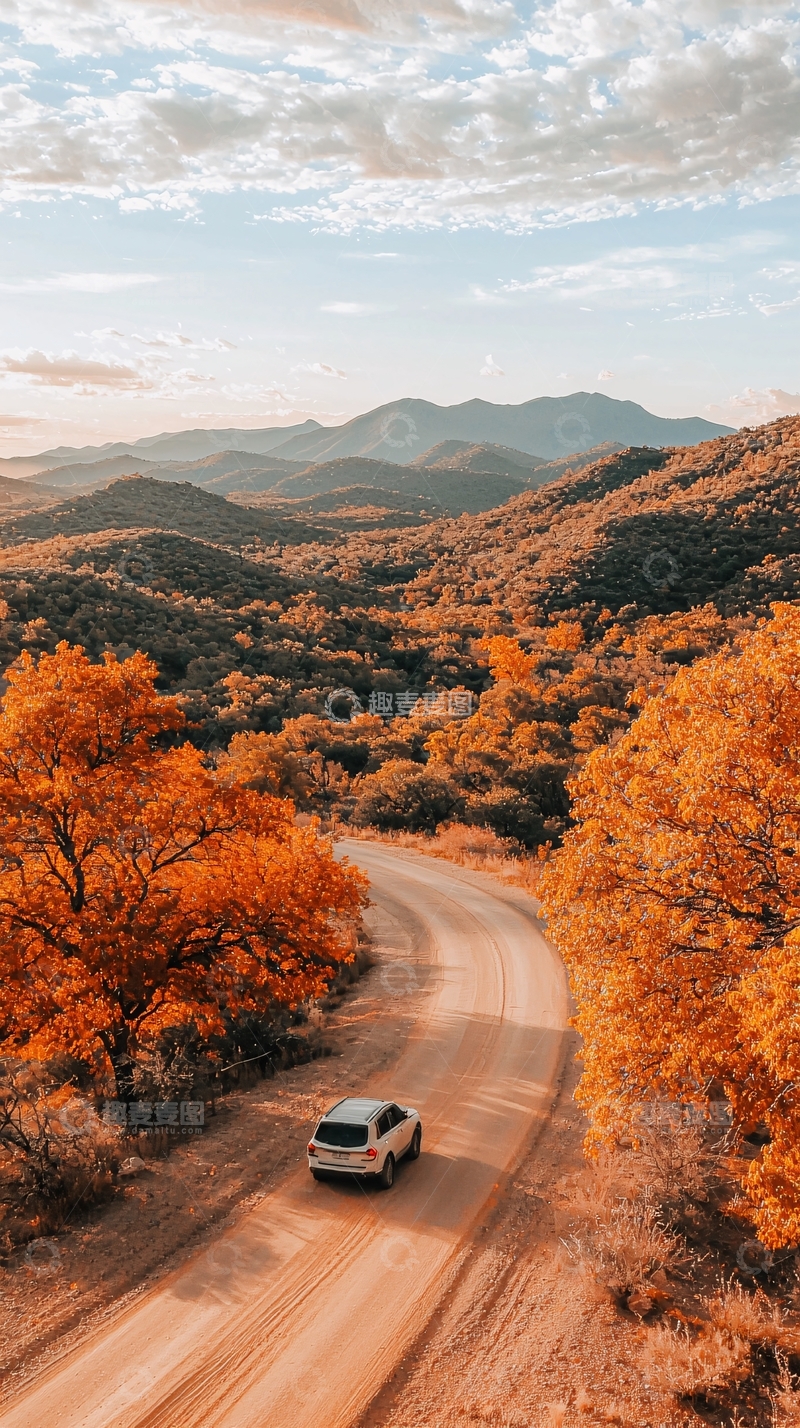 高清大图下载【趣麦麦图】秋日山间蜿蜒小路
