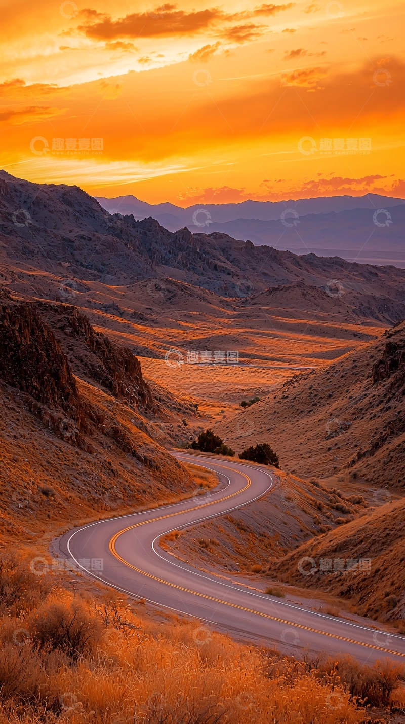 高清大图下载【趣麦麦图】夕阳下的蜿蜒山路