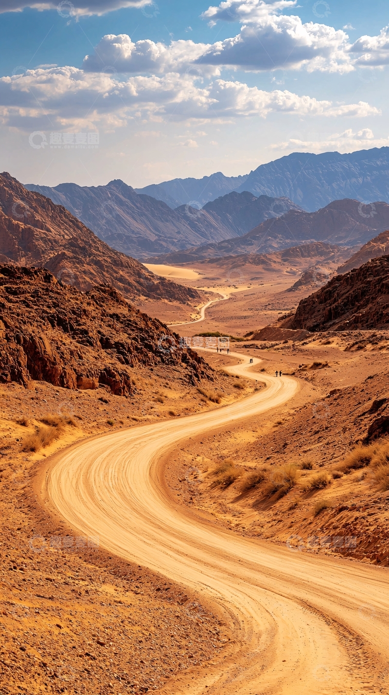 高清大图下载【趣麦麦图】沙漠蜿蜒小路与山脉风景