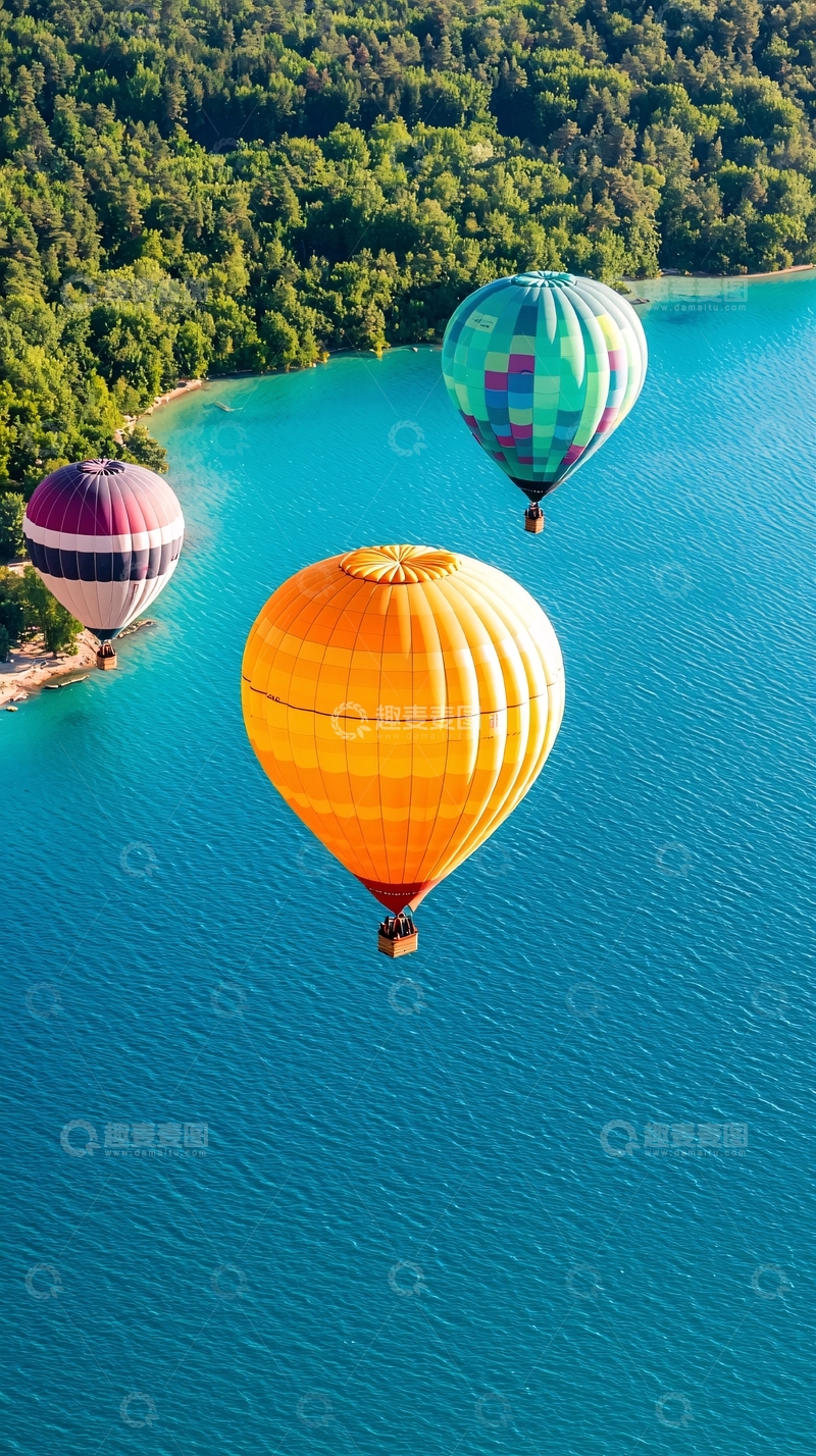 高清大图下载【趣麦麦图】热气球与湖畔风光