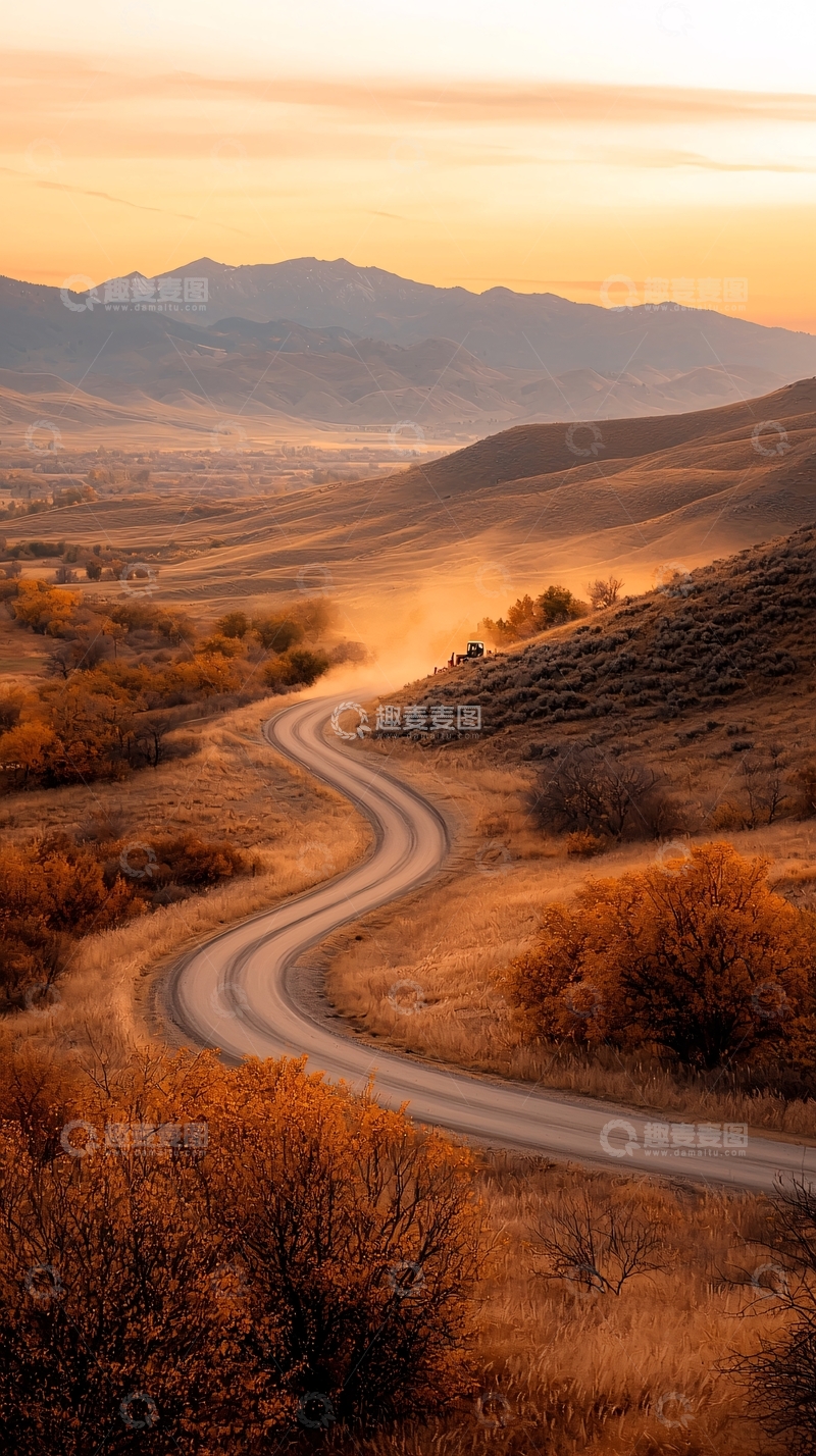 高清大图下载【趣麦麦图】夕阳下的蜿蜒山路