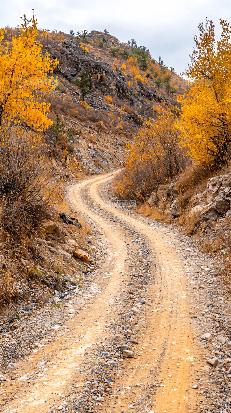 高清大图下载【趣麦麦图】秋日山间小路风景