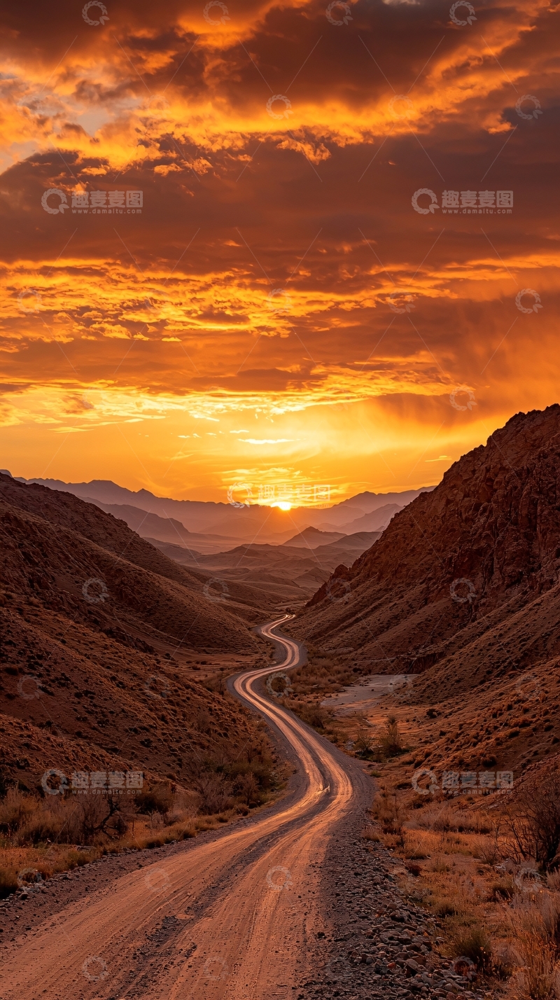 高清大图下载【趣麦麦图】夕阳下的蜿蜒山路