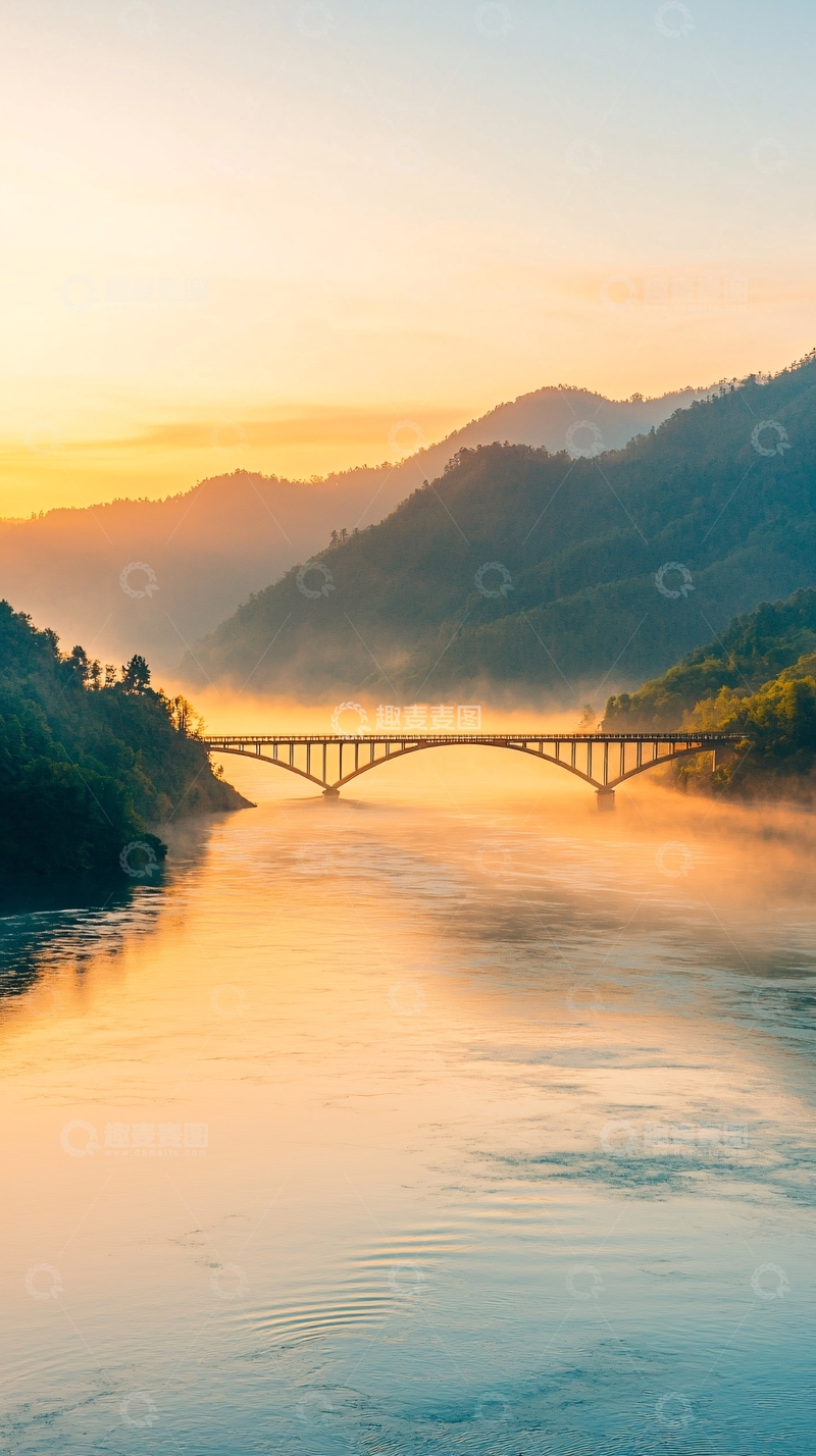 高清大图下载【趣麦麦图】晨雾中的山河桥梁