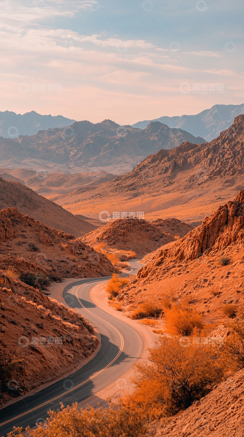 高清大图下载【趣麦麦图】沙漠公路蜿蜒曲折