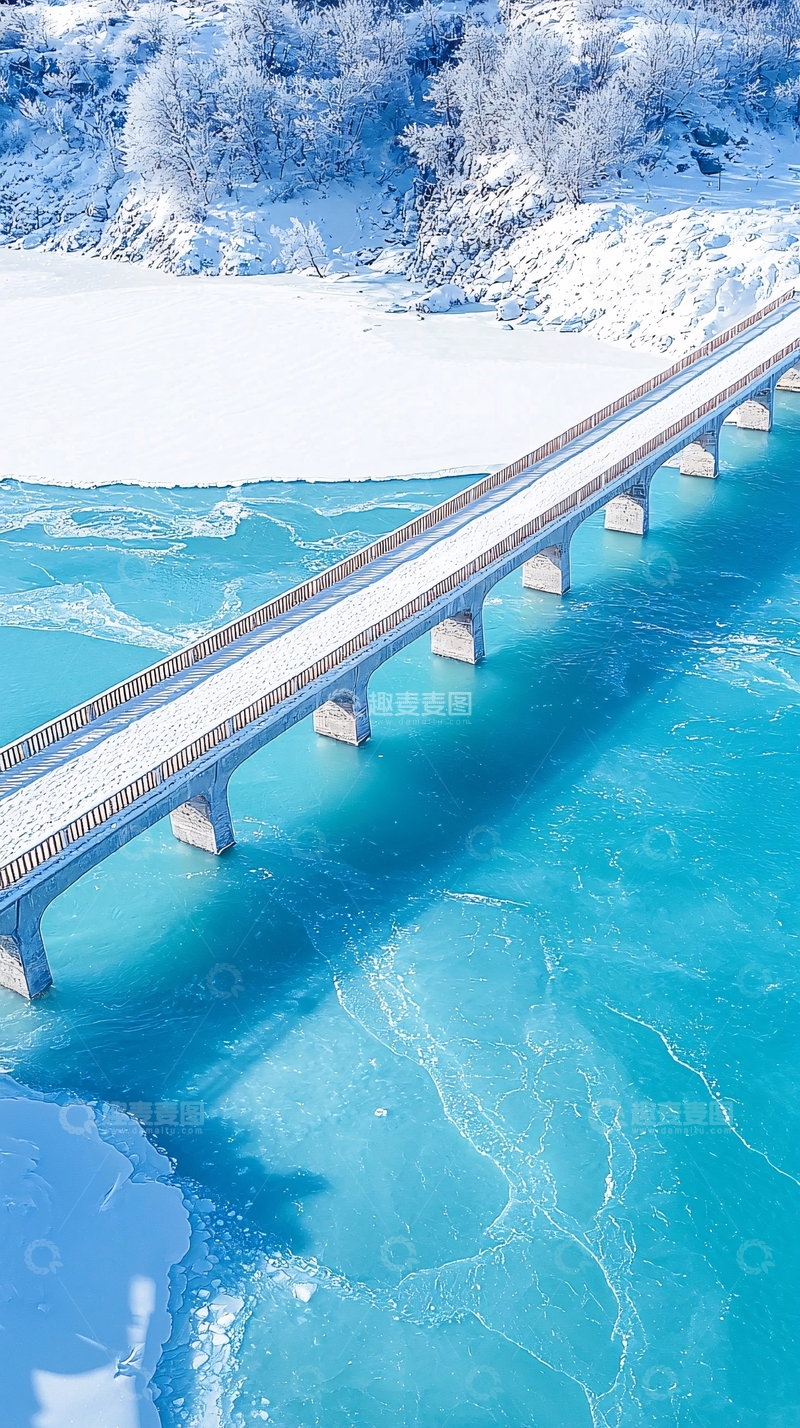 高清大图下载【趣麦麦图】冬日雪景下的蓝色桥梁
