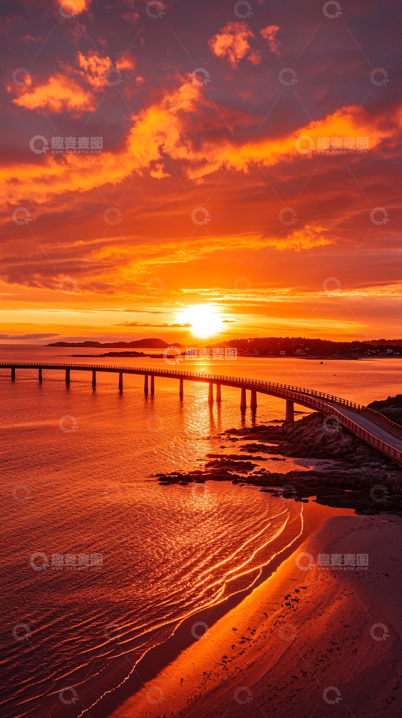 高清大图下载【趣麦麦图】日落海滩上的桥梁