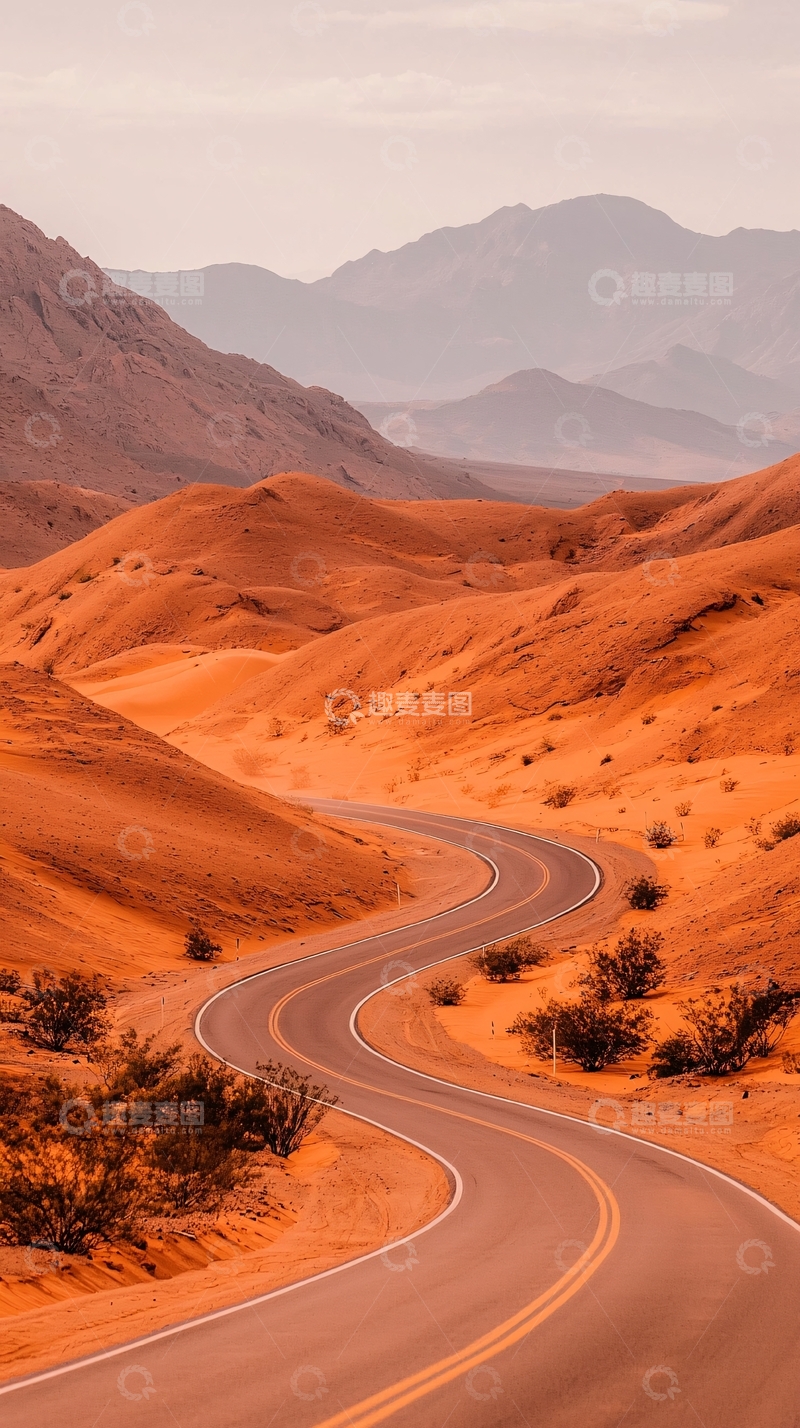 高清大图下载【趣麦麦图】沙漠公路蜿蜒曲折