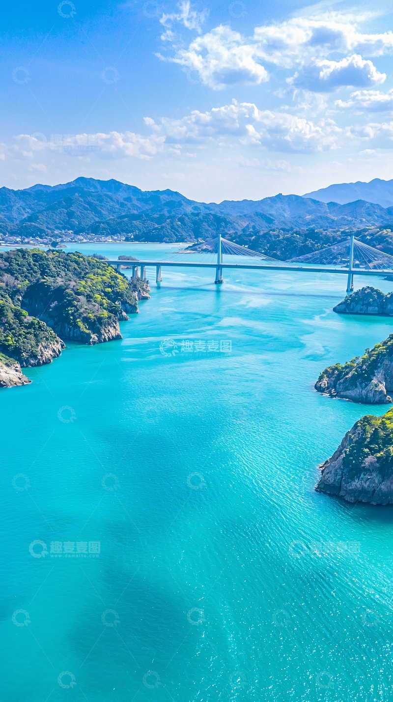 高清大图下载【趣麦麦图】碧水蓝天下的悬索桥
