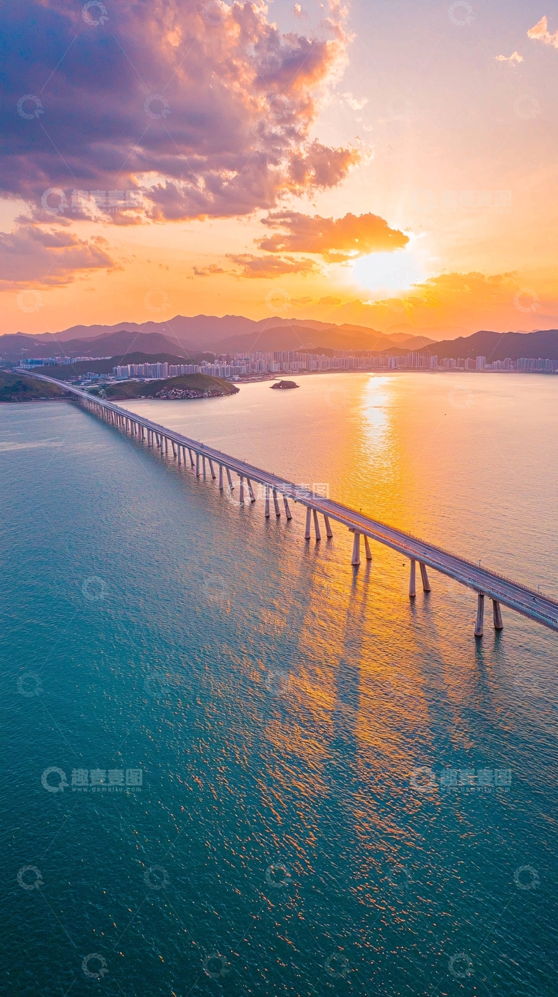高清大图下载【趣麦麦图】夕阳下的跨海大桥