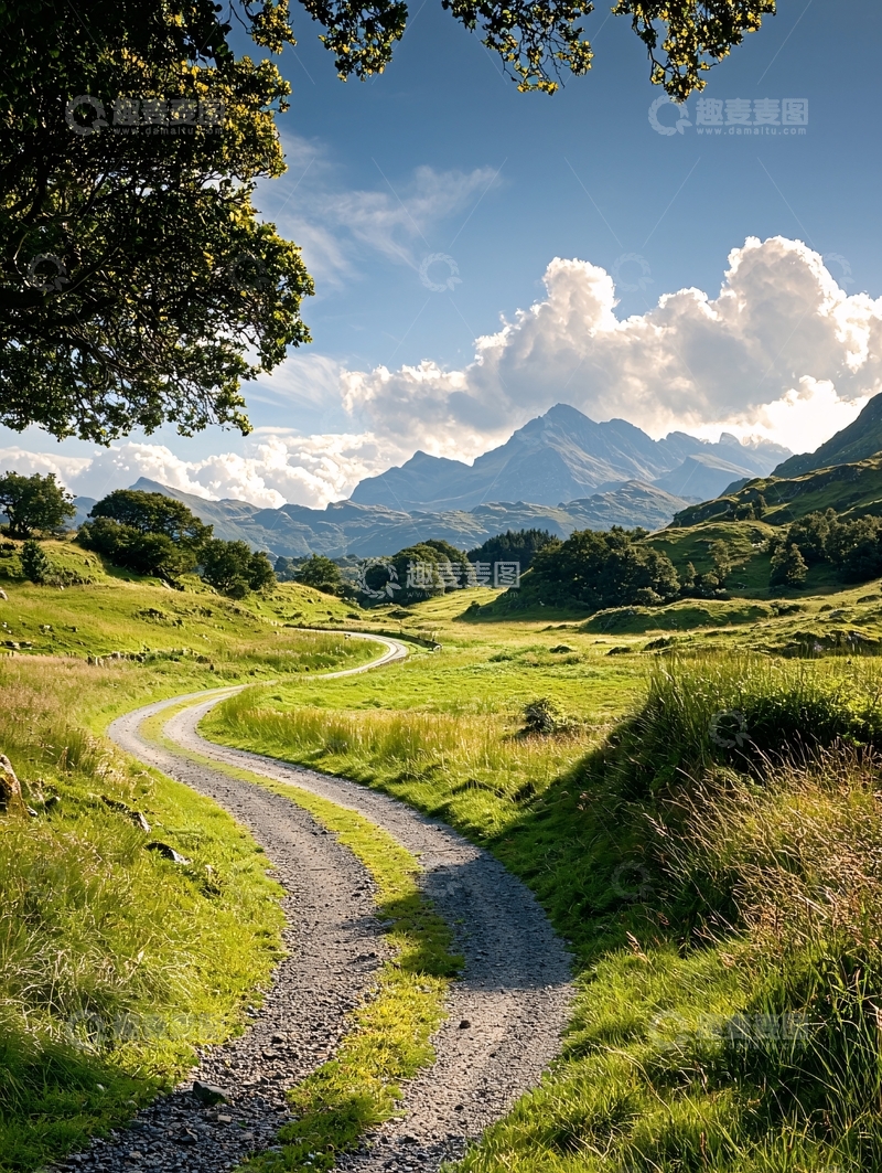 高清大图下载【趣麦麦图】蜿蜒小路通向山脉