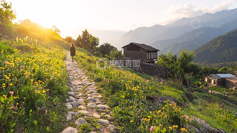 高清大图下载【趣麦麦图】夕阳下山间小路